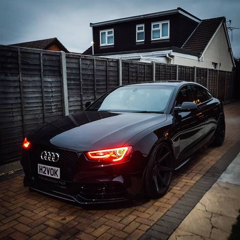 Black Audi, Audi R8 V10, Audi Rs5, Audi 100, Audi S5, Audi Rs6, Dirt Track Racing, Audi S4, Audi Sport