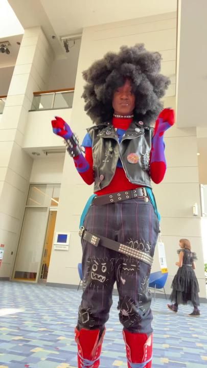 Hobie Brown Spider Punk Cosplay, Hobie Brown Cosplays, Spider Punk Costume, Hobie Brown Cosplay, Hobie Cosplay, Spiderpunk Cosplay, Spider Punk Cosplay, Halloween Costumes Last Minute, Spiderman Halloween Costume