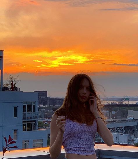 Sunset Rooftop, Rooftop Photoshoot, Sunset Photoshoot, Golden Hour Photos, Capture The Flag, Sunset Pictures, Life Photo, Instagram Inspiration, To The Moon