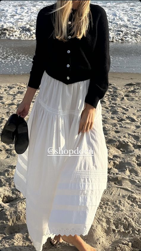 White Tiered Skirt Outfit, Tiered Maxi Skirt Outfit, Tiered Skirt Outfit, White Tiered Skirt, Maxi Tiered Skirt, Maxi Skirt Outfit, White Maxi Skirts, Maxi Skirt Outfits, Tiered Maxi Skirt