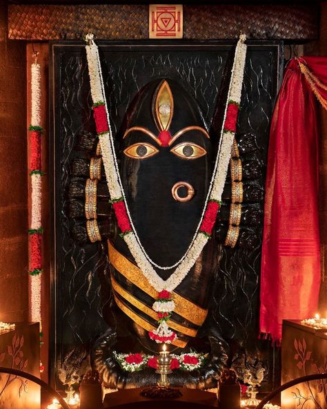 Sadhguru Wallpapers, Durga Mata Wallpaper, Bhakti Aesthetic, Mata Wallpaper Hd, Durga Maa Face, Linga Bhairavi Devi, Bhairavi Devi, Mata Wallpaper, Linga Bhairavi