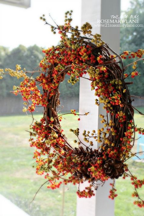 Fall Mantels, Bittersweet Vine, Bnb Ideas, Diy Projects Decor, Easy Wreath, Easy Wreaths, Recipes Family, Vine Wreath, Grapevine Wreaths