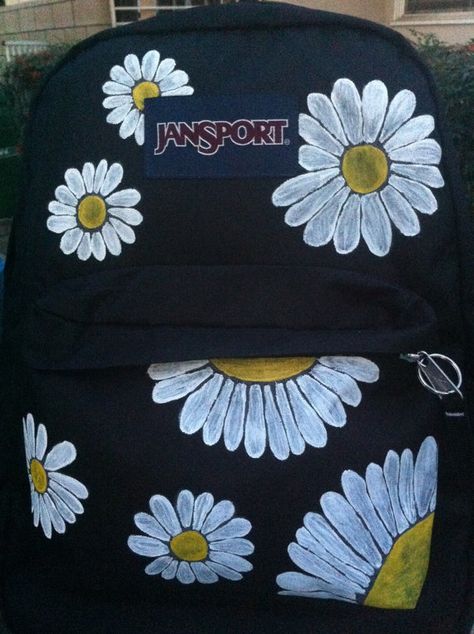 Hand Painted Daisy JanSport Backpack by MorgsCreations on Etsy, $70.00 Backpack Decoration Ideas Jansport, Hand Painted Backpack, Painting On School Bag, School Bag Painting Ideas, School Bag Painting, Painting Backpack Ideas, Painted Suitcase, Mochila Jansport, Painting Backpack