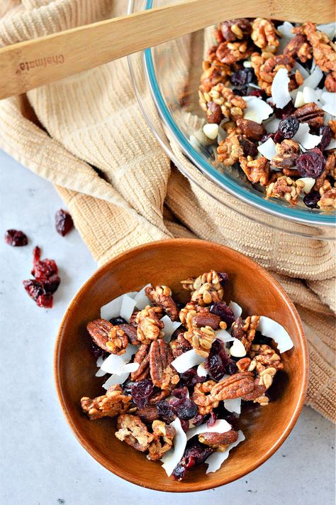 Cranberry Trail Mix Recipe, Trail Mix Recipe, Trail Mix Recipes, Diy Food Gifts, Snack Mix Recipes, Snack Mix, Trail Mix, Keto Snacks, Fun Diy