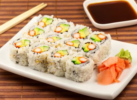 Healthy Sushi Rolls, California Roll Recipes, Best Sushi Rolls, Types Of Sushi Rolls, Healthy Sushi Recipes, Wasabi Sushi, California Roll Sushi, Healthy Sushi, California Rolls