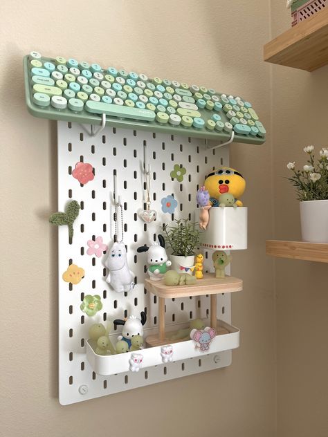 Anime Pegboard, Green Pegboard, Pegboard Aesthetic, Pegboard Decor, Light Green Rooms, Anime Rooms, Green Keyboard, Pastel Desk, Bedroom Moodboard