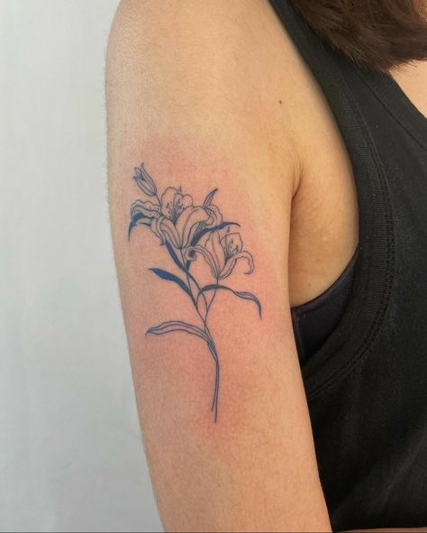 Abstract Lily Tattoo, Grunge Flower Tattoo, Front Of Wrist Tattoo, Cool Flower Tattoos, Arm Tattoo Flowers, Flower Tattoo On Arm, Tattoo Ideas Nature, May Flower Tattoo, Paintings Tattoo