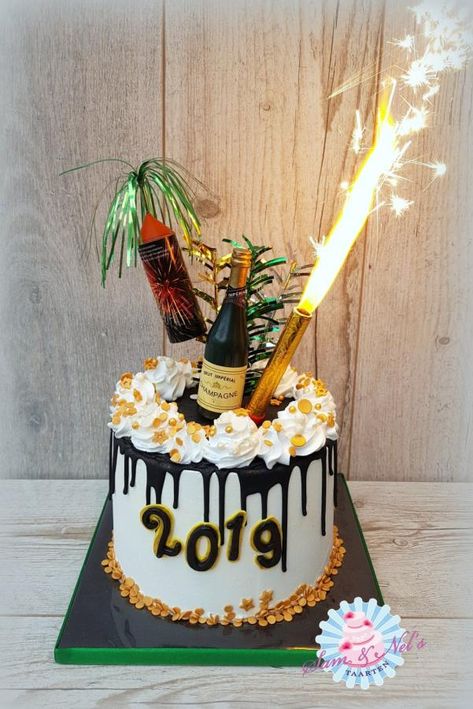 New Year’s Eve Cakes, New Year’s Eve Cake Ideas, New Year Cake Design 2024, New Years Eve Cake Ideas, New Year Cake Design 2023, New Years Cake Decorating, Happy New Year Cake Ideas, Happy New Year Cake Design, New Years Cake Ideas