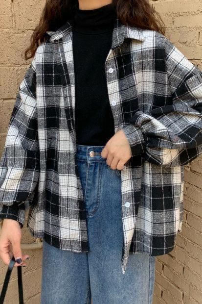 Vintage Retro Aesthetic Outfits, Tomboy Stil, Flannel Outfits, Tomboy Style Outfits, Quick Outfits, Indie Outfits, Swaggy Outfits, Tomboy Fashion, Spring Shirts