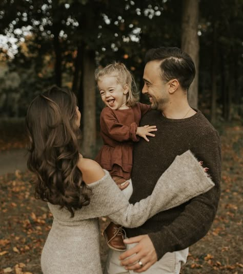 Family Of Three Photo Outfits, Family Photo Inspo Winter, White Shirt Blue Jeans Couple Photoshoot, Family Photoshoot Outfits Winter, January Family Photo Outfits, Family Photoshoot Winter, Fall Minis, Christmas Shots, Fam Photos