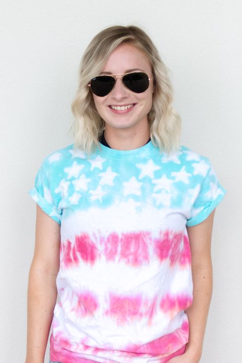 DIY American Flag Tie-Dye Shirt Tie Dye Shirt Diy, American Flag Tie Dye Shirt, American Flag Tie Dye, Diy American Flag, Tulip Tie Dye, American Flag Tie, Diy Tie Dye, Cut Hoodies, Tie Dye Shirts Patterns