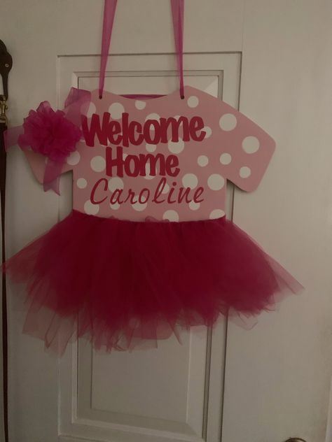 Welcome home from hospital door sign for baby girl. Welcome Home From Hospital Ideas, Welcome Home Baby Girl Decorations Decor, Welcome Baby Girl Decoration Ideas, Baby Girl Welcome Decoration Ideas Home, Welcome Home Baby From Hospital, Baby Girl Welcome Decoration, Welcome Home Baby Ideas, Baby Welcome Decoration Home, Baby Door Decorations