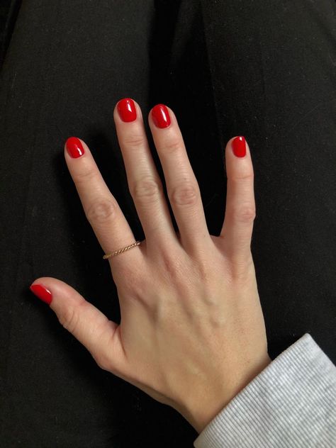 rednails red nails nailsdesign Red Shirt Gel Nails, Classic Red Manicure, Russian Manicure Red Nails, Nail Colors For Engagement Ring, Jell Polish Nails, Bright Red Manicure, Red Short Nails Aesthetic, Classic Red Nails Short, Very Short Manicured Nails