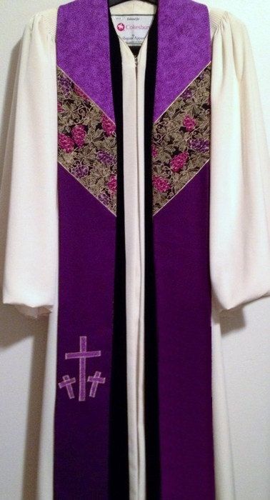 Clergy Women, Liturgical Stoles, Priest Robes, Church Banners Designs, Priest Stole, Communion Sets, Three Crosses, Liturgical Colours, Liturgical Art