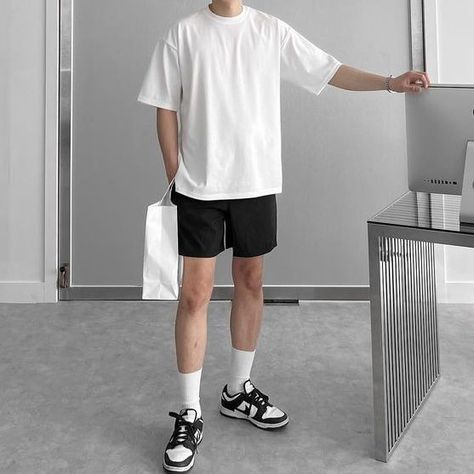 Minimal Summer Outfit Men, Panda Dunks Outfit Shorts, Ootd Short Pants Men, Panda Dunks Outfit Mens, Thailand Outfit Ideas Men, Korean Shorts Outfit, Short Pants Outfit Men, Dunks Outfit Men, Shorts Outfits Men Streetwear