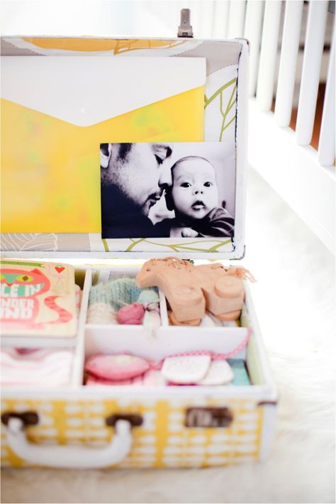 diy keepsake memory box in handmade for baby Baby Keepsake Box Ideas, Present Box Ideas, Keepsake Box Ideas, Memories Box Diy, Crafts Quotes, Handmade Boxes, Baby Memory Box, Memory Boxes, Baby Keepsake Box