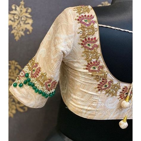 Pattu Blouse Maggam Work, Blouse Maggam Work, Blouse Designs Catalogue, Best Blouse Designs, Pattu Saree Blouse Designs, Saree Blouse Neck Designs, Wedding Saree Blouse Designs, New Blouse Designs, Wedding Blouse Designs