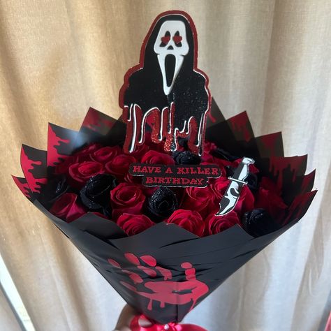 I think I “killed” this @lalasbouquets design recreation 🤭❤️ Dm to order yours with @bouquetsbykarla ! • • • #ghostface #scream #halloween #spookybouquet Horror Bouquet, Scream Halloween, Ghostface Scream, Canvas Art Projects, Ghost Faces, Horror Movie, Horror Movies, Scream, Crochet Projects