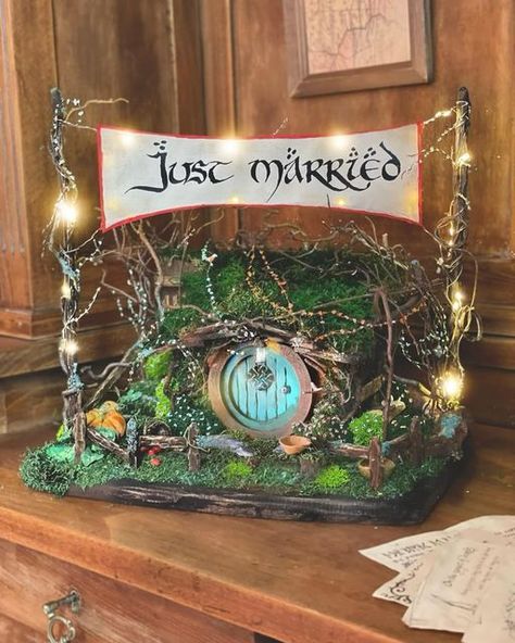 Lord Of The Rings Bouquet, Subtle Lotr Decor, Harry Potter And Lord Of The Rings Wedding, Lord Of The Rings Centerpieces, Lotr Wedding Rings, Lord Of The Rings Classroom, Lotr Wedding Ideas, Lotr Wedding Ring, Rivendell Wedding