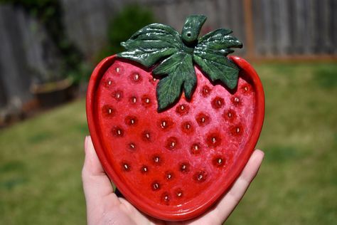 Strawberry Incense Holder, Strawberry Jewelry Tray, Clay Strawberry Dish, Cherry Clay Dish, Strawberry Air Dry Clay, Strawberry Clay Tray, Strawberry Cow Clay, Strawberry Aesthetics, Air Dry Clay Ideas To Sell