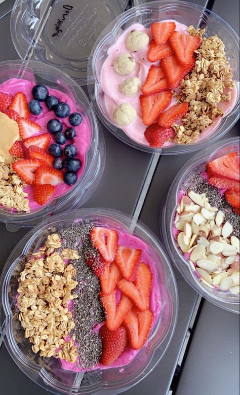 Acai Bowls Recipe, Acai Bowls, Acai Smoothie Bowl, Healthy Brunch, Summer Smoothies, Summer Snacks, Acai Berry, Delicious Snacks Recipes, Smoothie Bowl