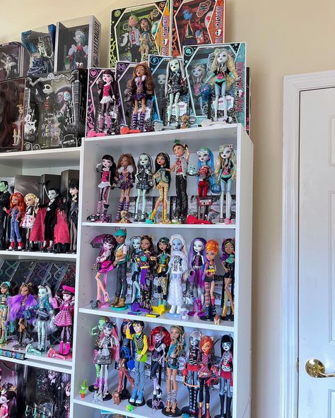 Monster High Shelf Display, Monster High Collection Display, Monster High Doll Display, Monster High Shelf, Monster High Display, Doll Collection Display, Monster High Bedroom, Monster High Room, Monster High Collection