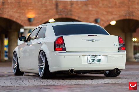 VIP Appearance of White Chrysler 300 Fitted with Accessories White Chrysler 300, Ae92 Corolla, Chrysler 300 Hemi, Chrysler 300c Hemi, Chrysler 300 Custom, Suburban Aesthetic, Midwest Aesthetic, Toyota Trueno, Chrysler 300 Srt8