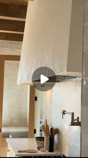 Brooke Nance | Interior Designer + Home Stylist on Instagram: "✨Sound on & Save for later ✨  Plaster adds movement, warmth, and texture to any space. I especially love it on a kitchen hood range to add that extra wow factor.   Do you love a plaster hood? What are thoughts and questions about this material?   #plaster #kitchenhood  #organickitchen  #warmnuetrals  #liveableluxury  #californiainteriors  #earthytextures  #plasterwork" Kitchen With Plaster Hood, Textured Range Hood, Plaster Extractor Hood, Plaster Hood Vents Kitchen, Plastered Range Hood, Plaster Hood Range, Drywall Range Hood, Plaster Hood Kitchen, Plaster Hood Vent