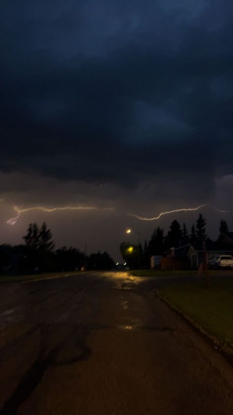 Lightning,rain,clouds,night aesthetic, dark skies, #storm #nightlife ~ #stormynight Quiet Storm Aesthetic, Storm Sky Aesthetic, Downpour Aesthetic, Storm Aesthetic Rain, Clouds Night Aesthetic, Stormy Night Aesthetic, Rain Storm Photography, Dark Weather Aesthetics, Dark Stormy Sky