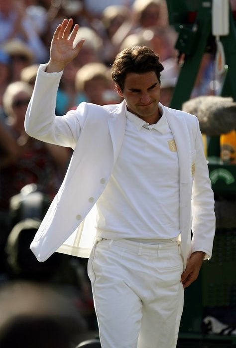 Roger Federer wins Wimbledon 2007 Bronze Outfit, Wimbledon Outfit, Roger Fedrer, Federer Wimbledon, Mirka Federer, Wimbledon 2023, Wimbledon Fashion, Tennis Whites, Tennis Party