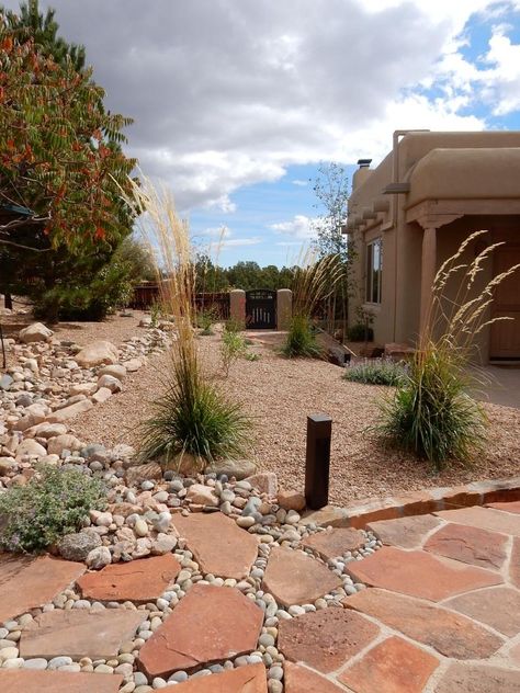 Landscape Design Complements Desert Surroundings Desert Landscaping Fire Pit, Modern Desert Landscape Design, Desert Landscape Architecture, Desert Landscaping Backyard Arizona, New Mexico Landscape Ideas, Southwestern Landscaping Ideas, Western Landscaping Ideas, Southwestern Backyard, Desert Pool Landscaping