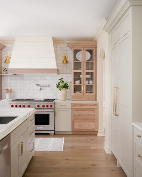 A spot to display your dishware collection in this kitchen 🍽️ Photography: @sarahshieldsphoto Cabinetry: @indianakitchencompany Mixed Cabinet, Flow Photography, Kitchen Photography, California Living, Cabinet Style, Cabinet Finishes, Kitchen Sets, Kitchen Style, Kitchen Renovation