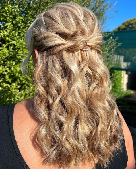 Glamorous Twisted Half Up Mother of the Bride Hair Mother Of The Bride Hair Long Half Up, Mother Of The Bride Half Up Half Down, Mother Of The Bride Hairstyles, Half Up Half Down Hairstyle, Side Updo, Down Hairstyle, Bride Updo, Hair Adviser, Mother Of The Bride Hair