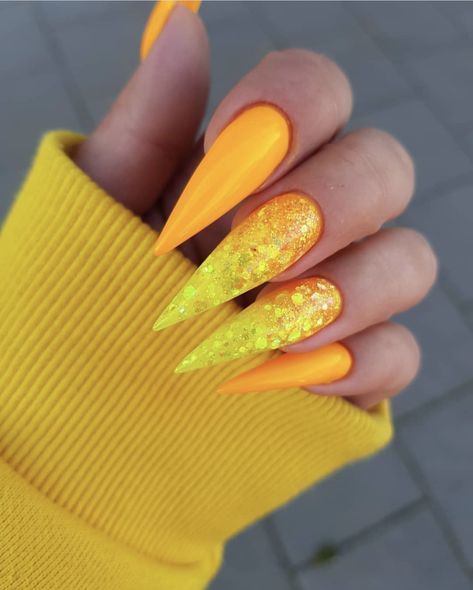 pinterest // simplykassie ❁♡☾ World Nails, How To Do Ombre, Latest Nail Trends, Ombre Nails Glitter, Yellow Glitter, Glow Nails, Ombre Nail Designs, Exotic Nails, Jelly Nails