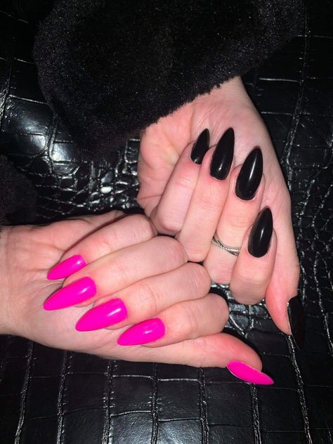 Barbie Pink And Black Nails, One Hand Black One Hand Pink Nails, Hot Pink And Black Almond Nails, Barbie Nails Black, Black Nails With Pink Design, Goth Barbie Nails, Hot Pink Black Nails, Hot Pink And Black Nails Acrylics, Black And Hot Pink Nails