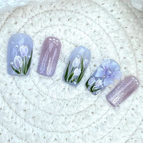 Tulip Nails, Hand Painted Nails, Nail Goals, Eye Nail Art, Short Almond Nails, Tulip Painting, Painted Nails, Purple Tulips, Cat Eye Nails