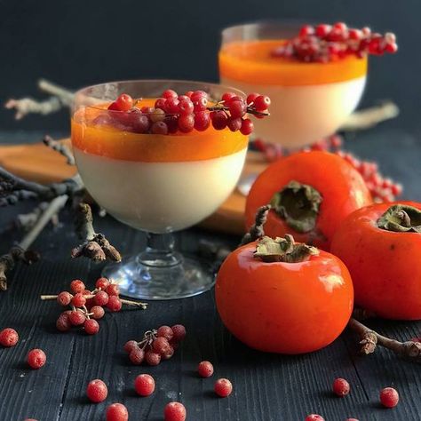 Panna Cotta is one of my favorite dessert. It’s so easy to make, and no matter what flavor you add, it’s always perfect. This time I choose vanilla Panna cotta with persimmon puree and LOVED it. So lets try this delicious Panna cotta topped with golden persimmons and enjoy. Persimmon Puree Recipes, Persimmon Panna Cotta, Persimmon Dessert Recipes, Persimmon Curd, Persimmon Custard, Persimmon Dessert, Persimmon Puree, Enchanted Kitchen, Persimmon Pudding