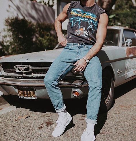 pin+vsco+insta// blakeissiah 80s Fashion Men, Look 80s, 80s Men, 90s Fashion Men, Fashion 80s, 80s Mens, 80s Outfit, Foto Poses, Handsome Man