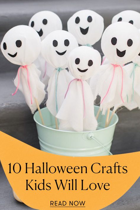 Whether you're hosting an October birthday party or decorating the front stoop, these Halloween craft ideas for kids are simple to set up and use materials you may already have at home. Halloween Craft For Kids Party, Halloween Birthday Crafts, Preschool Halloween Party Decorations, Halloween Craft Age 7, Halloween Party At Home For Kids, Halloween Craft School, Kids Halloween Party Craft Ideas, Halloween Easy Crafts For Kids, Easy Kids Halloween Crafts