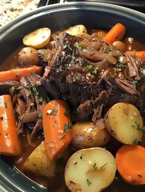 Angie Bright Smoked Dishes, Sliced Carrots, Roasted Potatoes And Carrots, Chuck Roast Recipes, Pork Loin Roast Recipes, Classic Pot Roast, Fed And Fit, Garlic Beef, Balsamic Pork