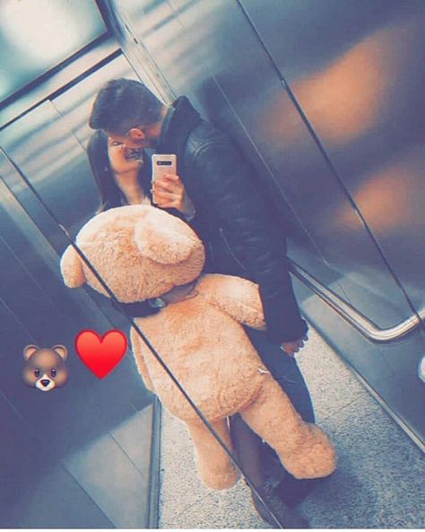 Teddy Bear Dp, Couple Teddy Bear, Artsy Pictures, Whatsapp Dp, Girls Dp, Love Couple, Couple Goals, Relationship Goals, Boy Or Girl