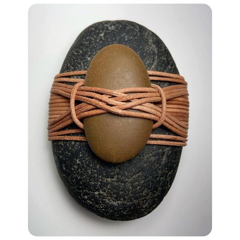 @zenolen shared a photo on Instagram: “Leather Rock Wrap - A New Design 🌿  #jdlenzen #tyingitalltogether #tiat #calming #rockart #leatherwork #rockwraps #naturalarts #rocks…” • Aug 15, 2020 at 11:05pm UTC Leather And Rock Art, Leather Wrapped Stones, Wrapped Rock Tutorial, Leather Wrapped Rocks, Stone Wrapping Macrame, Diy Stone Wrapping, Stone Wrapping Tutorial, Zen Rock, Beach Stones Jewelry