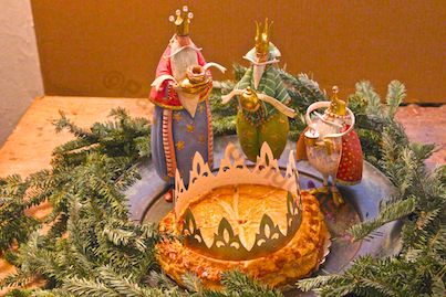 a way to celebrate three kings day, christmas decorations, seasonal holiday decor, These three kings were included in a 2011 Post within TLLG s Blogger Pages Happy Three Kings Day, Three Kings Day, Traditional Christmas Ornaments, Happy Christmas Card, 3 Kings, Roi Mage, Twelfth Night, Kings Day, Twelve Days Of Christmas