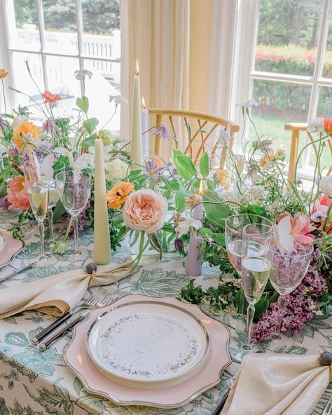 Spring has sprung, and so has this stunning table setting! 🌸✨ Embrace the beauty of the season with organic patterned linen, blush pinks… | Instagram Wedding Table Linen Ideas, Sage Table, Wedding Table Linens, Wedding Planning Decor, Wedding 2025, Wedding Linens, Pastel Flowers, Wedding Rentals, Sweetheart Table