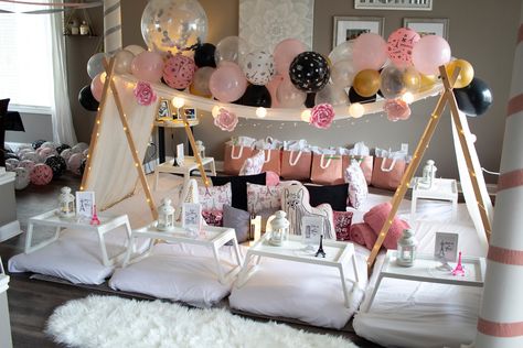 12th Birthday Party Ideas, Sleepover Room, Birthday Sleepover Ideas, Sleepover Tents, Slumber Party Birthday, Birthday Sleepover, Girly Birthday Party, Teepee Party, Sleepover Birthday Parties