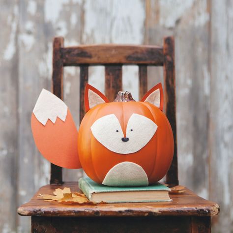 DIY Woodland Fox Pumpkin from MichaelsMakers Simple As That Blog Fox Pumpkin, Diy Woodland, Creative Pumpkin Decorating, Halloween Infantil, No Carve Pumpkin Decorating, Pumpkin Contest, Creative Pumpkins, Pumpkin Crafts, Woodland Creatures