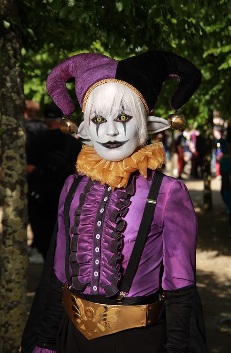 Jevil Deltarune Cosplay, Deltarune Cosplay, Toh Oc, Cursed Stuff, Undertale Cosplay, Cosplay Idea, Undertale Deltarune, Cosplay Inspo, Computer Game