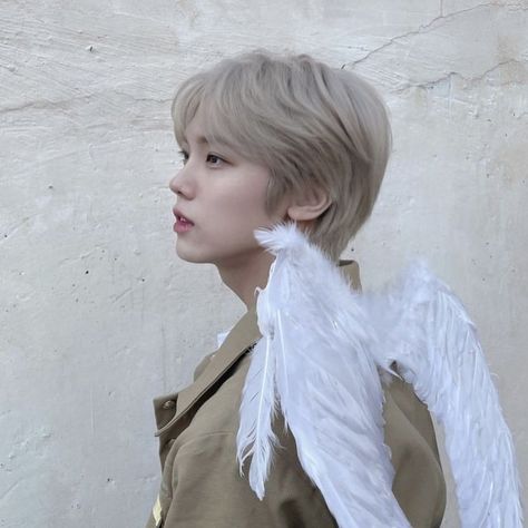 Cravity Seongmin, Angel, Wall, White