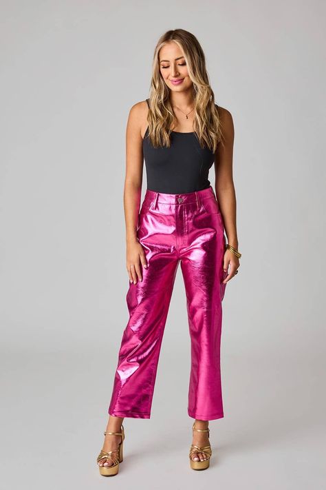 Clueless Fashion, Fancy Fits, Statement Outfit, Oufits Casual, Metallic Pants, Rodeo Outfits, Party Pants, Metal Clothing, Fashion Night