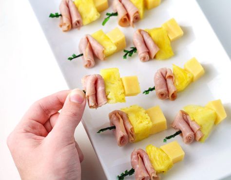 #ad These Ham, Pineapple, and Cheese Bites are the perfect easy appetizer to put together for any party! | tastefulventure.com made in partnership with Castle Wood Reserve Spring Party Appetizers, Pineapple And Cheese, Pineapple Appetizers, Ham Appetizers, Ham Pineapple, Oven Roasted Chicken Breast, Pineapple Ham, Easy Ham, Oven Roasted Turkey